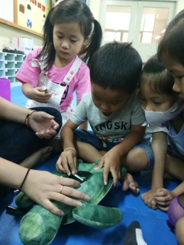 Exploring a Battery    ห้อง5 บ่าย ๑๙๑๐๑๘ 0003