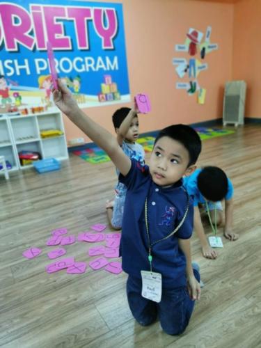 ห้อง 6 English for Fun ๑๙๑๐๐๓ 0003