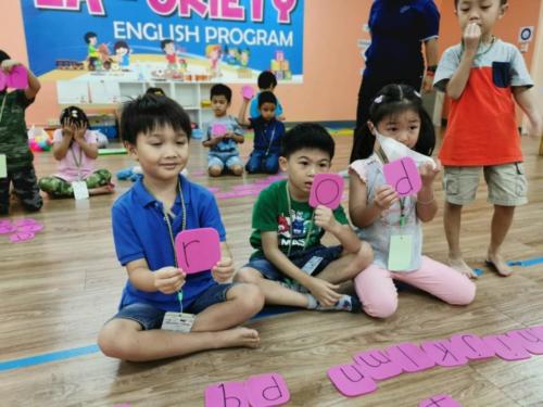 ห้อง 6 English for Fun ๑๙๑๐๐๓ 0005