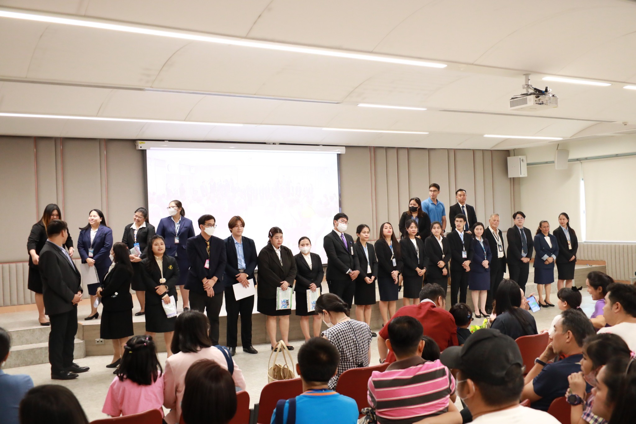 ประมวลภาพบรรยากาศ การปฐมนิเทศผู้ปกครองนักเรียนระดับปฐมวัยและประถมศึกษา ประจำปีการศึกษา 2568