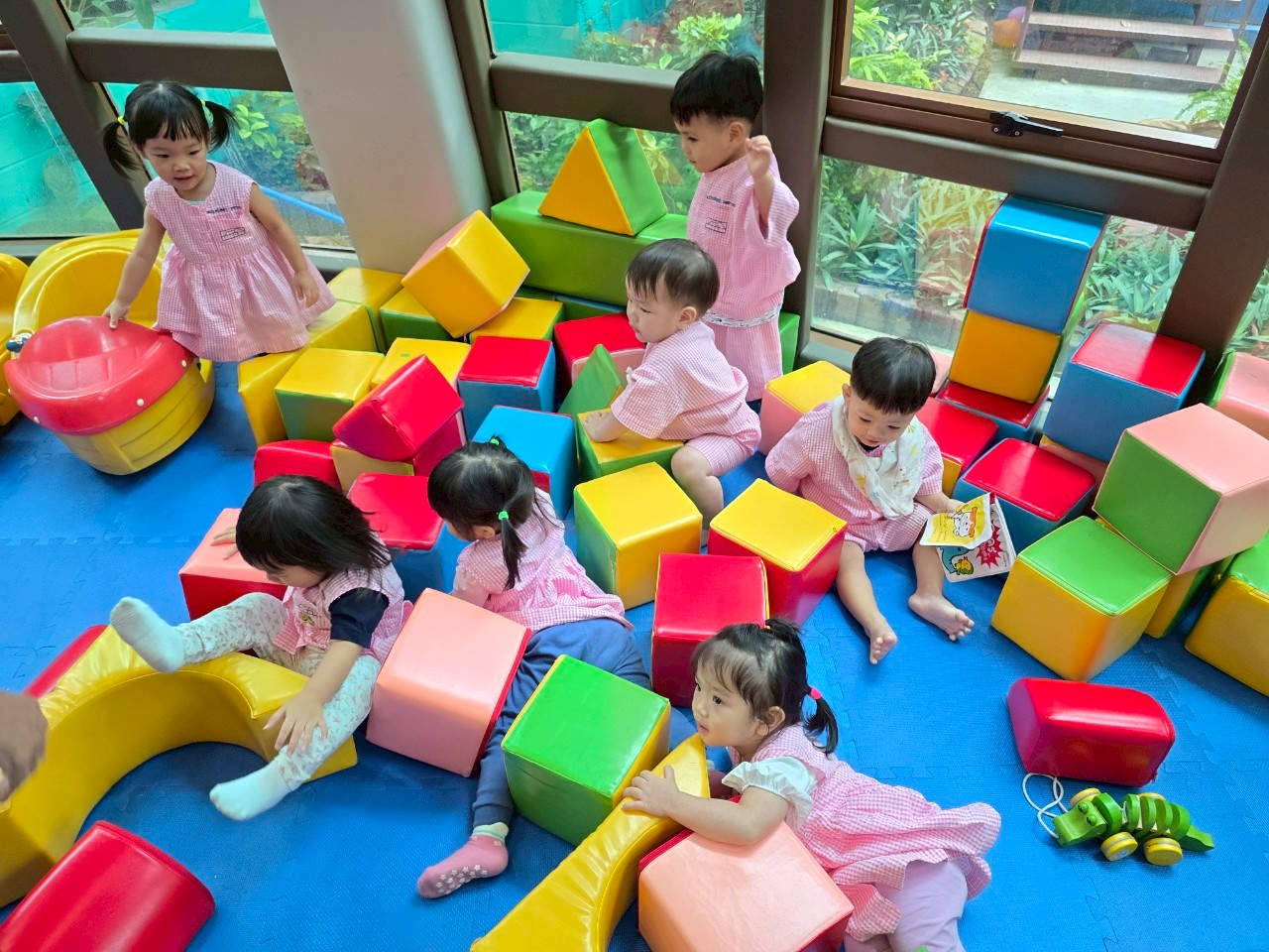 ประมวลภาพบรรยากาศการเรียนการสอน ภาคเรียนที่ 1/2568 ระดับชั้นบ้านหนูน้อย ระหว่างวันที่ 23 – 27 มิถุนายน 2568 (กรุงเทพมหานคร)