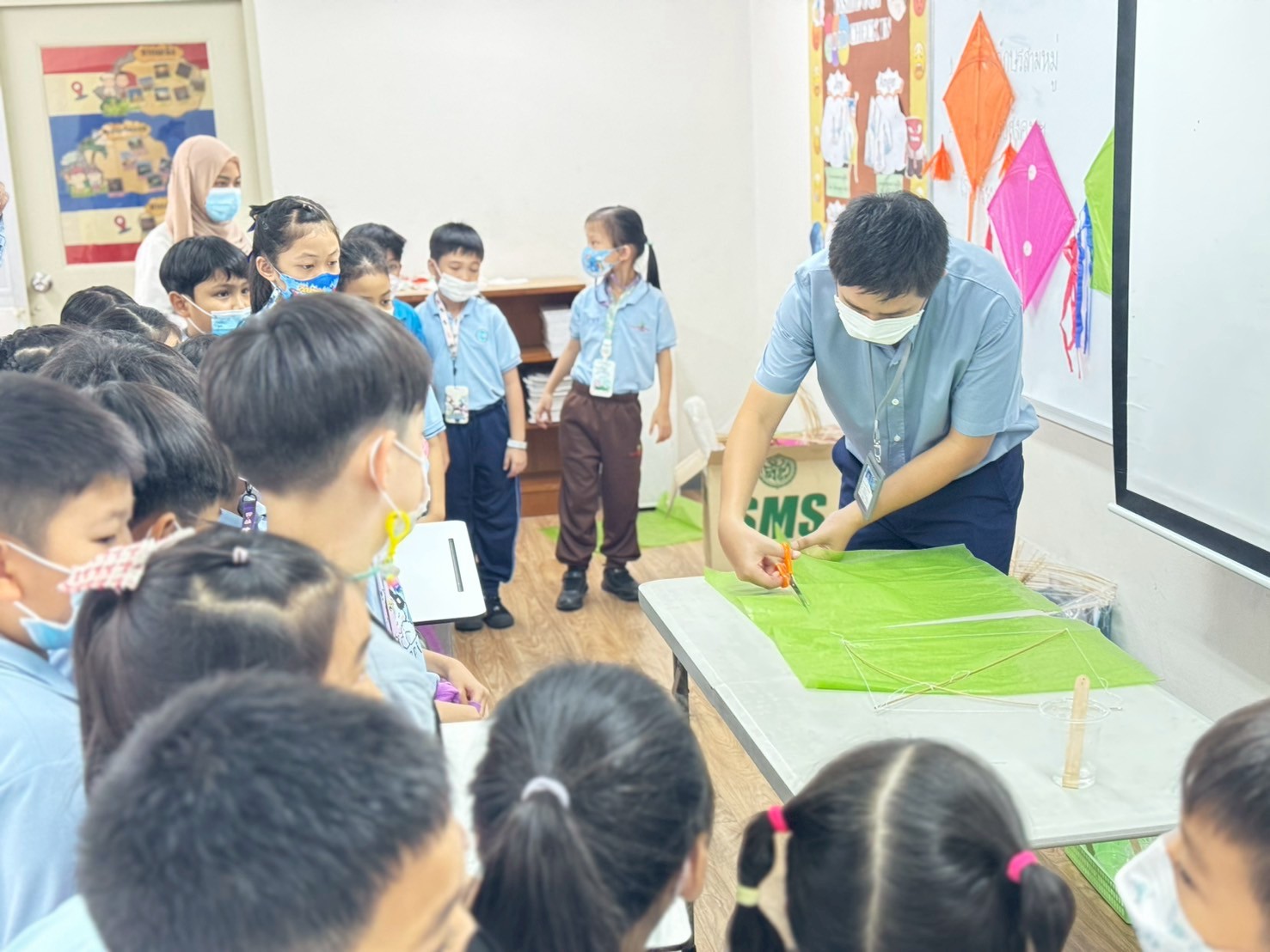 ประมวลภาพบรรยากาศการเรียนการสอน ภาคเรียนที่ 1/2568 ระดับชั้นประถมศึกษาปีที่ 2 วันที่ 4 – 8  สิงหาคม 2568 (กรุงเทพมหานคร)