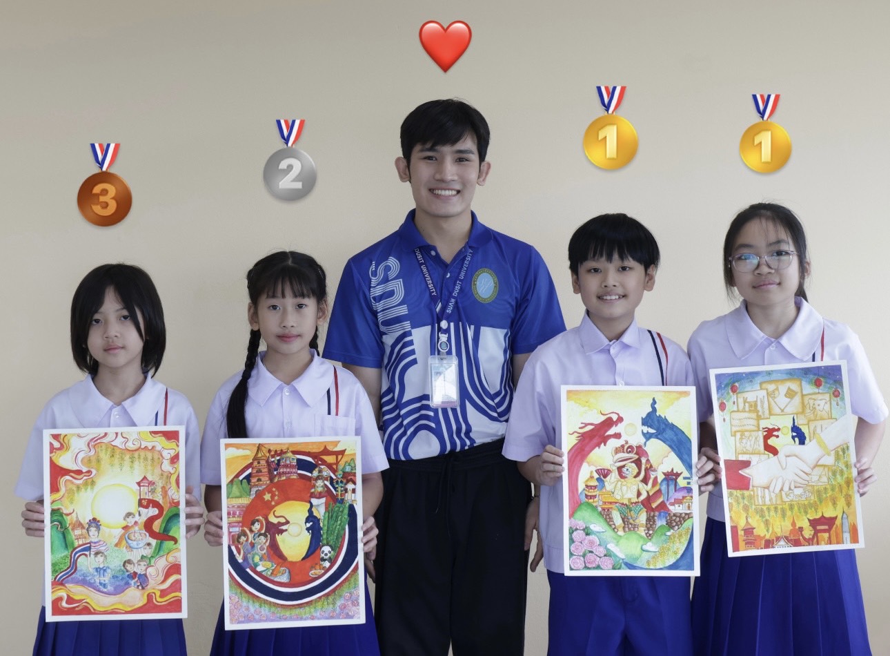 🎉✨ โรงเรียนสาธิตละอออุทิศ ลำปาง ✨🎉ขอแสดงความยินดีกับนักเรียนคนเก่ง 💐ที่ได้รับ รางวัลจากการแข่งขันประกวดวาดภาพจีนหัวข้อ “50 ปีทอง ความสัมพันธ์ทางการทูตไทย-จีน”จัดโดย : สถาบันขงจื่อ มหาวิทยาลัยสวนดุสิต สุพรรณบุรี
