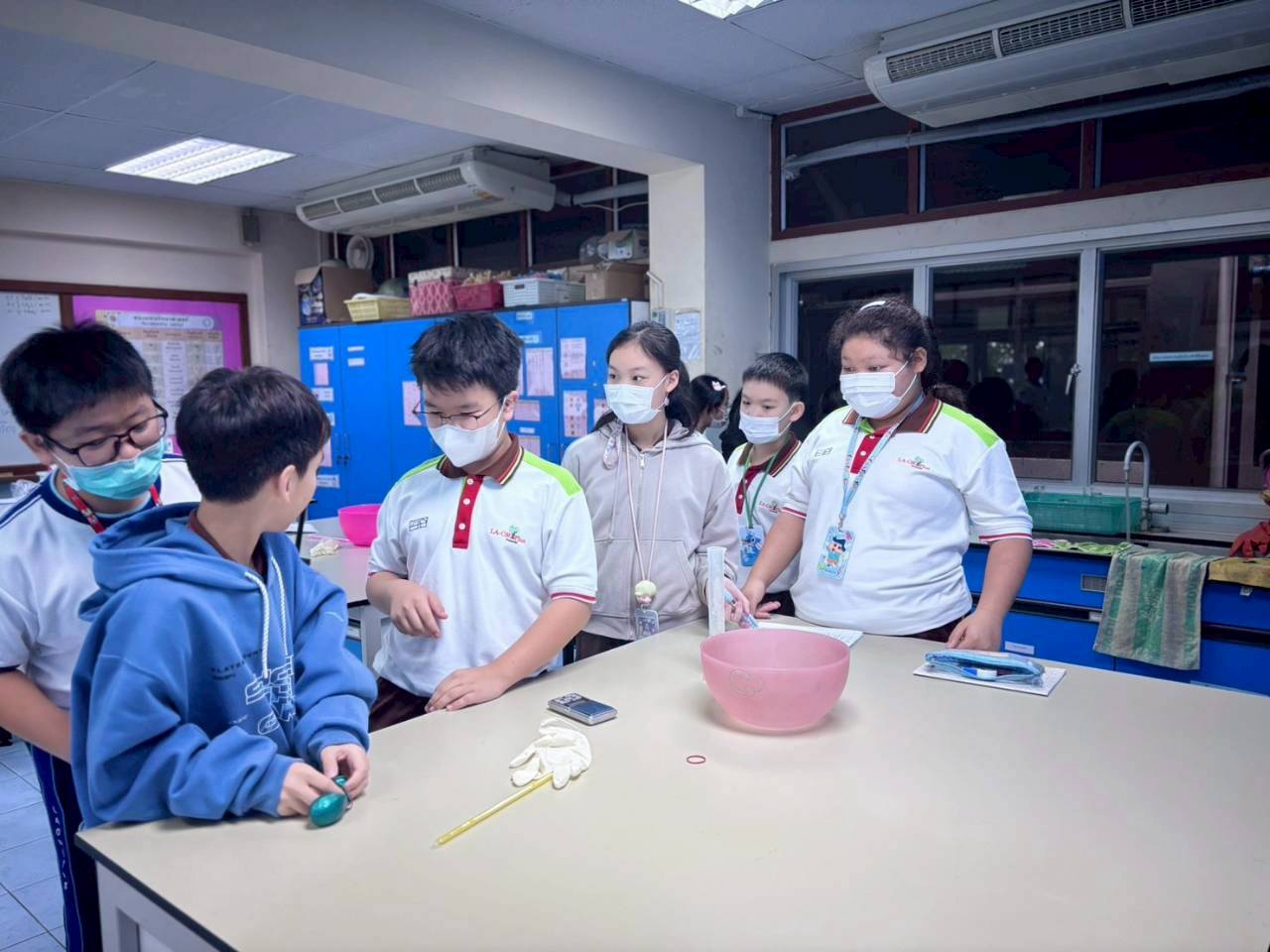 ประมวลภาพบรรยากาศการเรียนการสอน ภาคเรียนที่ 2/2568 ระดับชั้นประถมศึกษาปีที่ 6 วันที่ 10 – 14 พฤศจิกายน  2568 (กรุงเทพมหานคร)