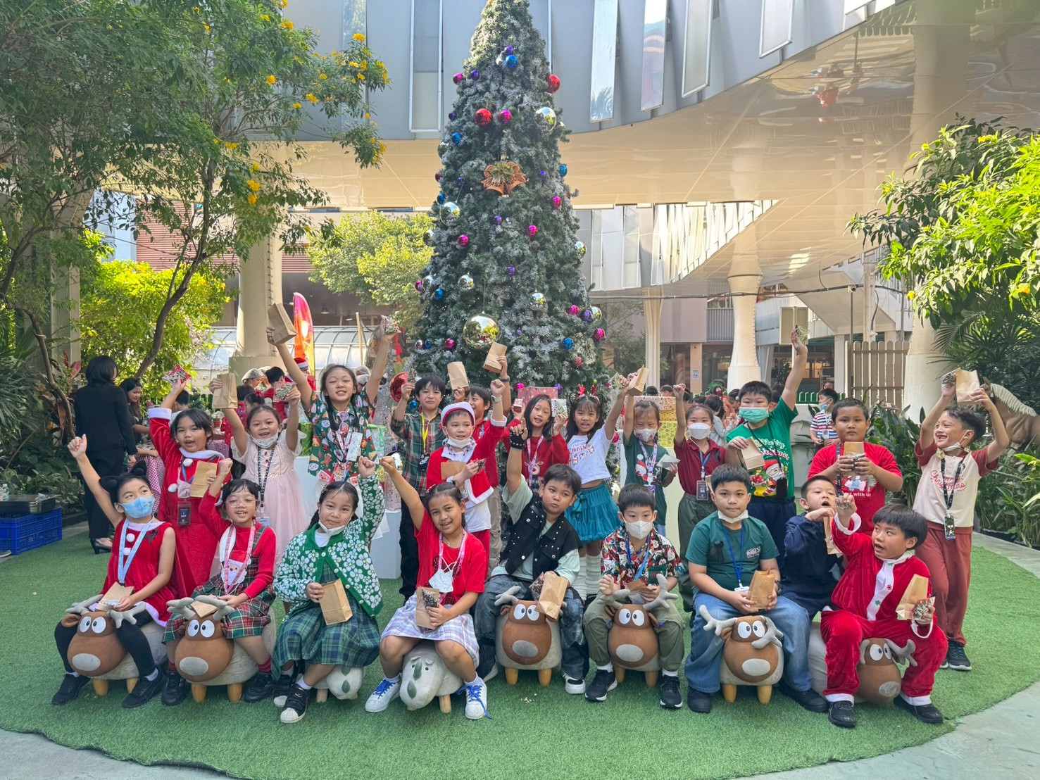 ประมวลภาพบรรยากาศการเรียนการสอน ภาคเรียนที่ 2/2568 ระดับชั้นประถมศึกษาปีที 2 วันที่ 22 – 26  ธันวาคม 2568 (กรุงเทพมหานคร)