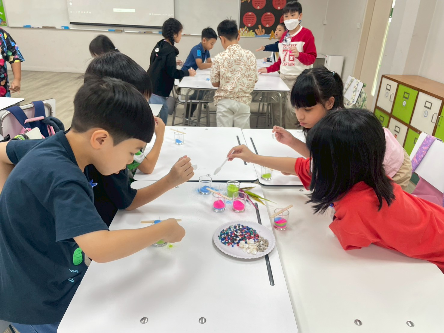 📣 รวมภาพบรรยากาศกิจกรรมโครงการ Summer Camp 2026 🌈✨ (Dino Hop Room EN-TH R1)