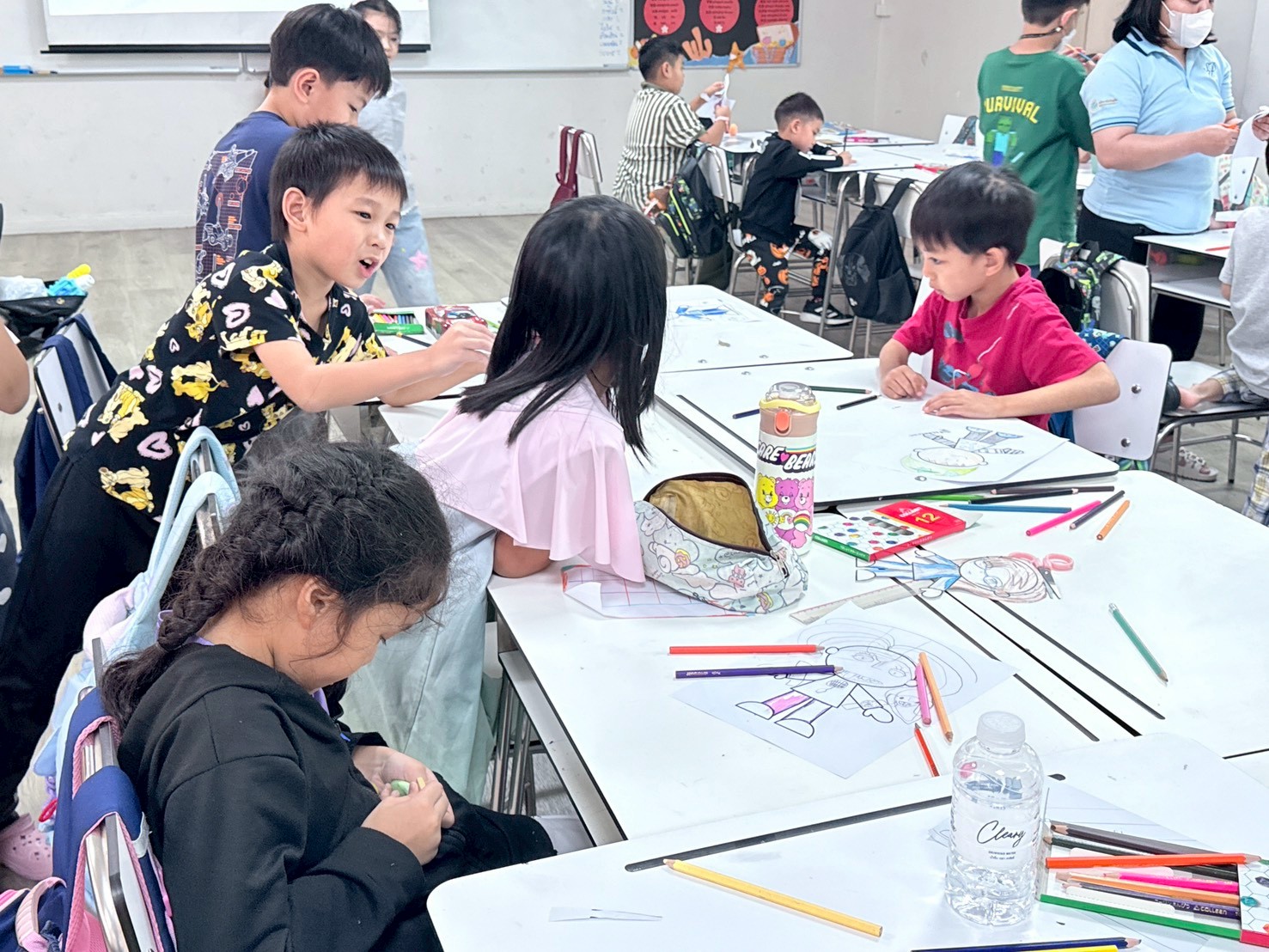 📣 รวมภาพบรรยากาศกิจกรรมโครงการ Summer Camp 2026 🌈✨ (Dino Hop Room EN-TH R1)