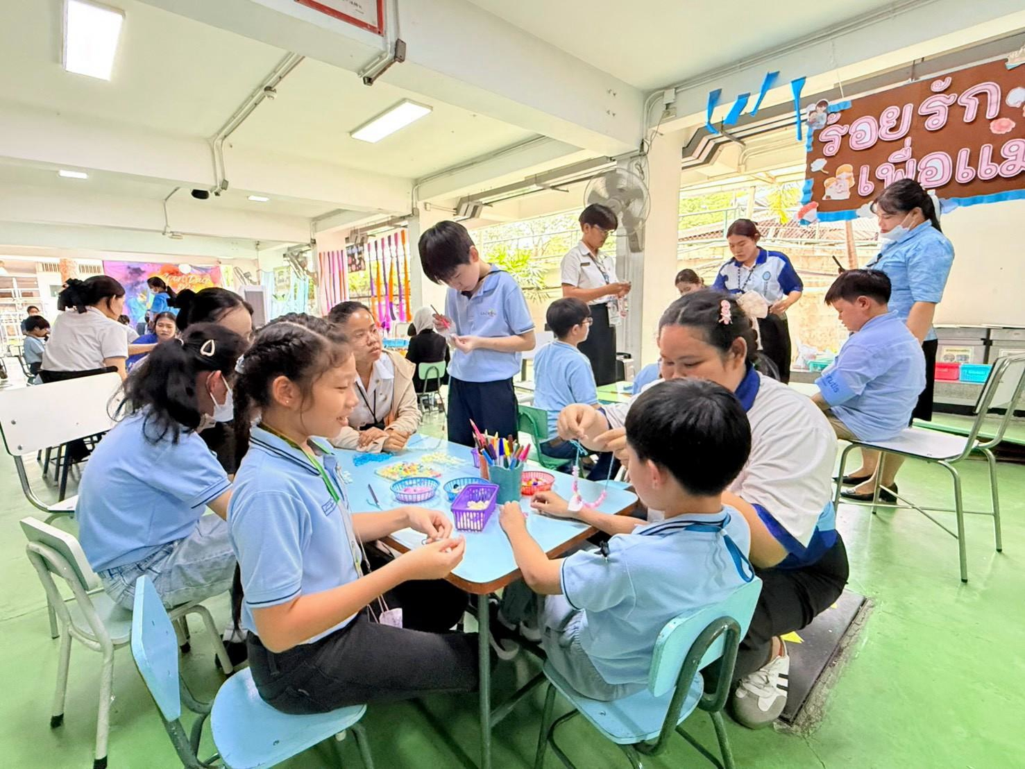 โรงเรียนสาธิตละอออุทิศ กรุงเทพมหานคร จัดกิจกรรมวันแม่แห่งชาติ ประจำปีการศึกษา 2569 🩵🤍
